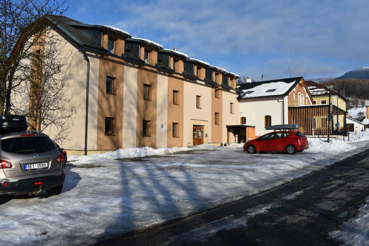 Apartma Fara Loučná nad Desnou Exterior foto